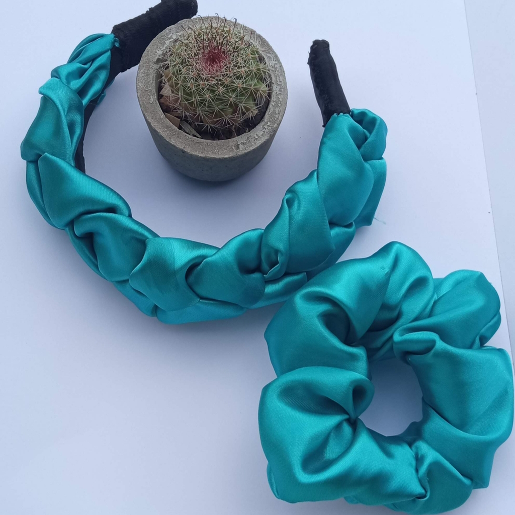 Cintillo y scrunchie